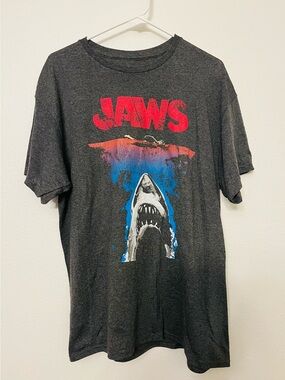 Jaws Graphic Tee Gray Shark Movie Shirt VTG Style Size L